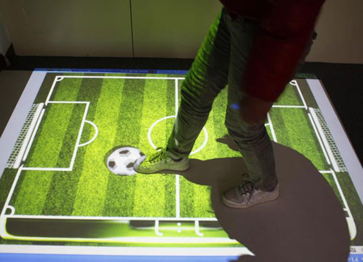 佳木斯模拟安全互动足球投影