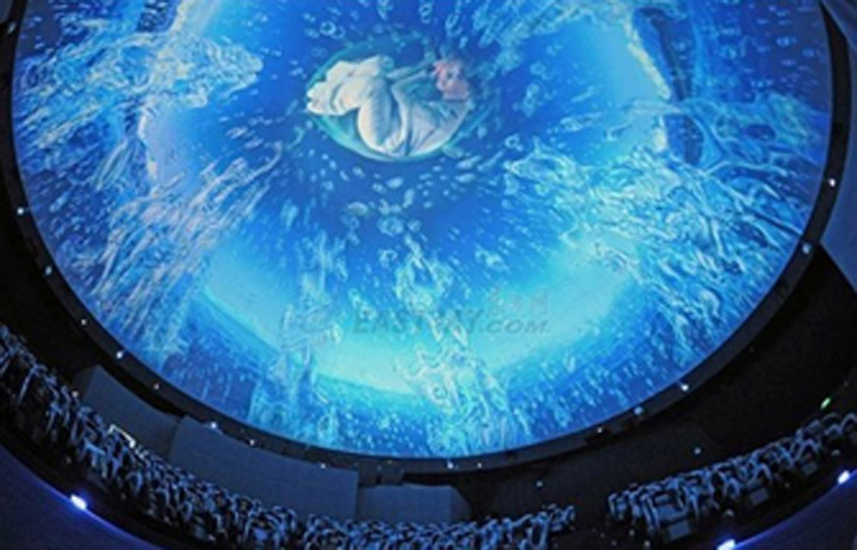 模拟安全球幕影院屏幕为圆顶式结构.jpg
