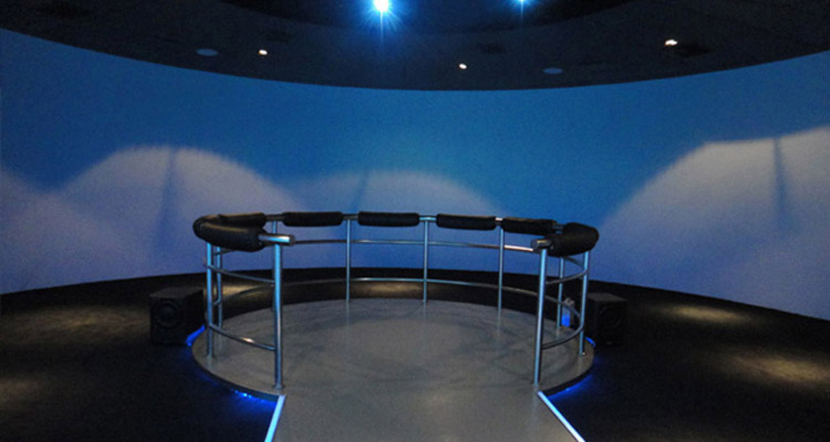 模拟安全影院,企业展厅等提供弧形360°环幕.jpg