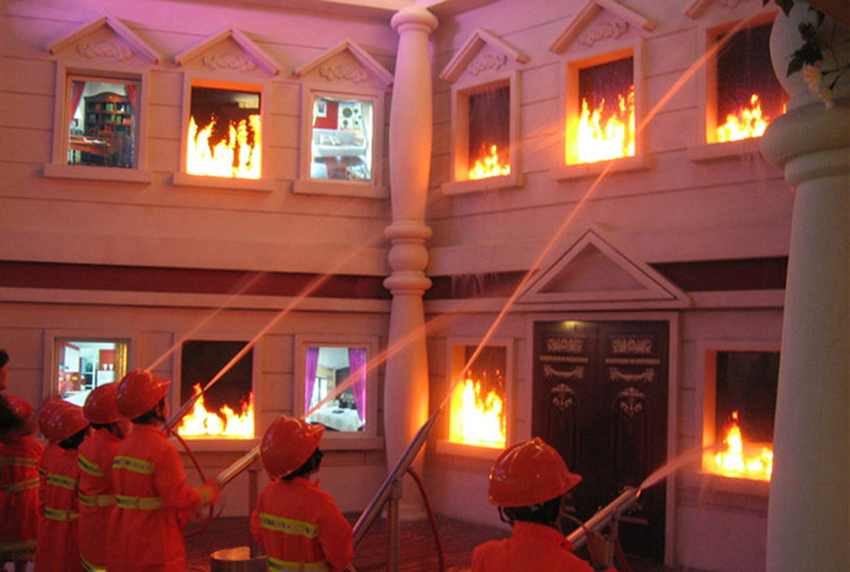 模拟安全模拟灭火体验.jpg