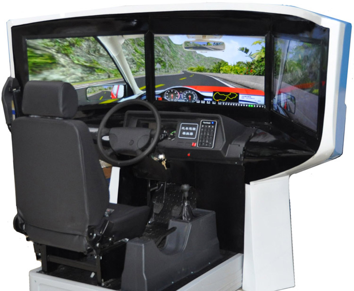 模拟安全三屏汽车驾驶模拟器.jpg